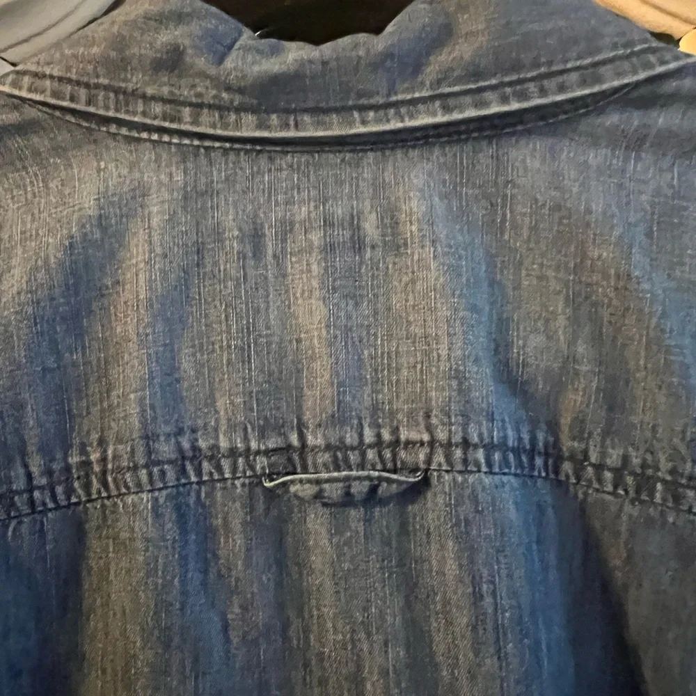 Liz Claiborne Classic Blue Denim Top - Picture 11 of 14